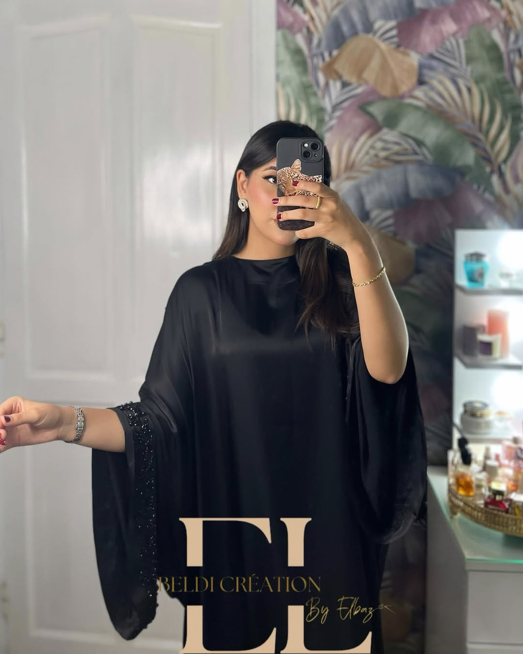 Abaya with perlage